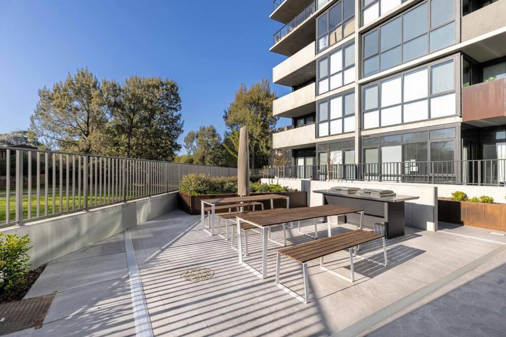 Modern Art And Private Entrance & Plenty Free Parking Villa Canberra Exteriör bild